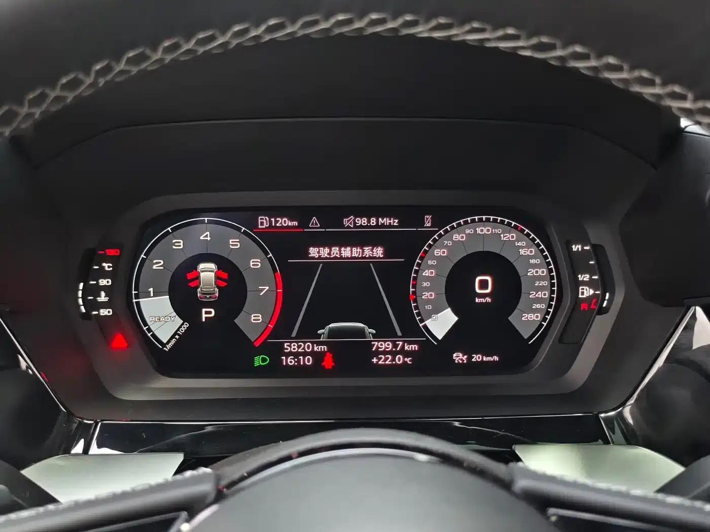 Audi A3 2024 Sportback 35 TFSI Fashion Sport — миниатюра 17
