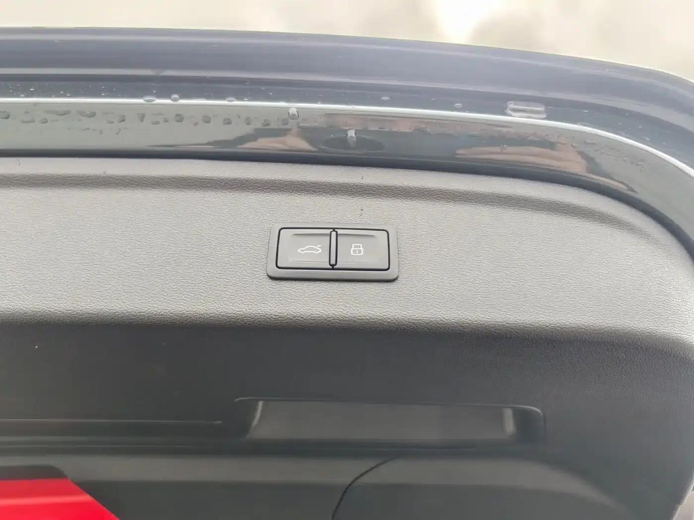 Audi A3 2023 Facelift Sportback 35 TFSI Progressive Sport — миниатюра 24