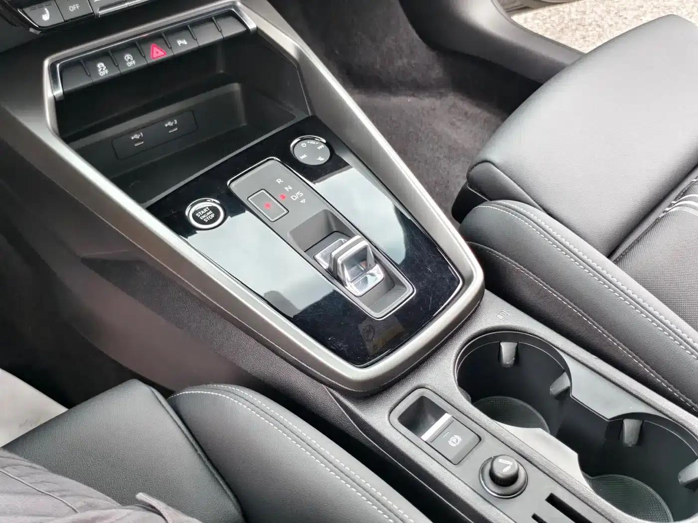 Audi A3 2023 Facelift Sportback 35 TFSI Fashion Sporty Model — миниатюра 13