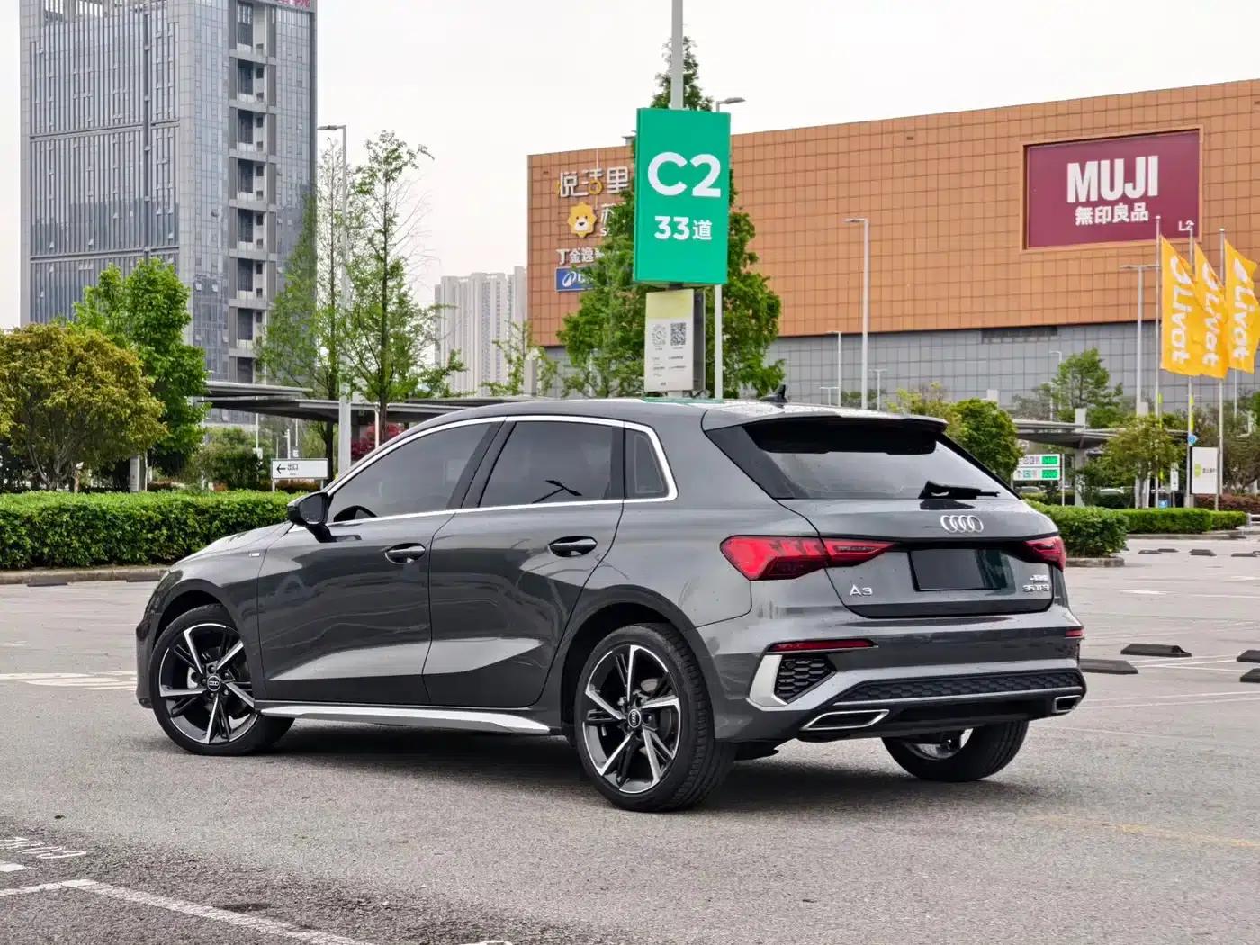 Audi A3 2023 Facelift Sportback 35 TFSI Fashion Sporty Model — миниатюра 4