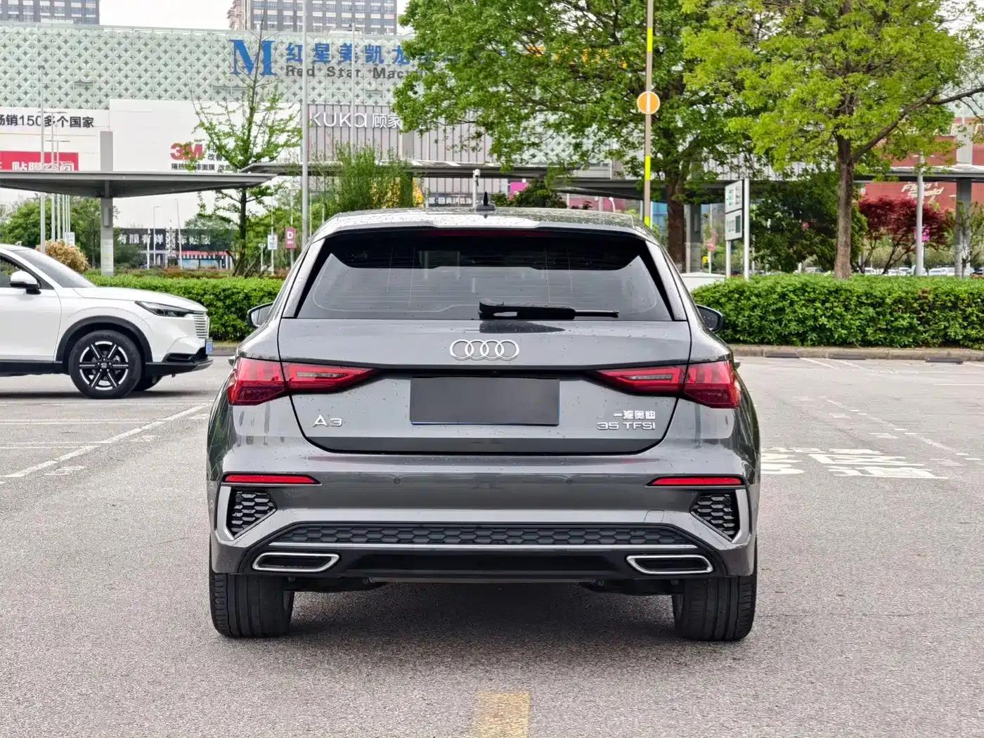 Audi A3 2023 Facelift Sportback 35 TFSI Fashion Sporty Model — миниатюра 5
