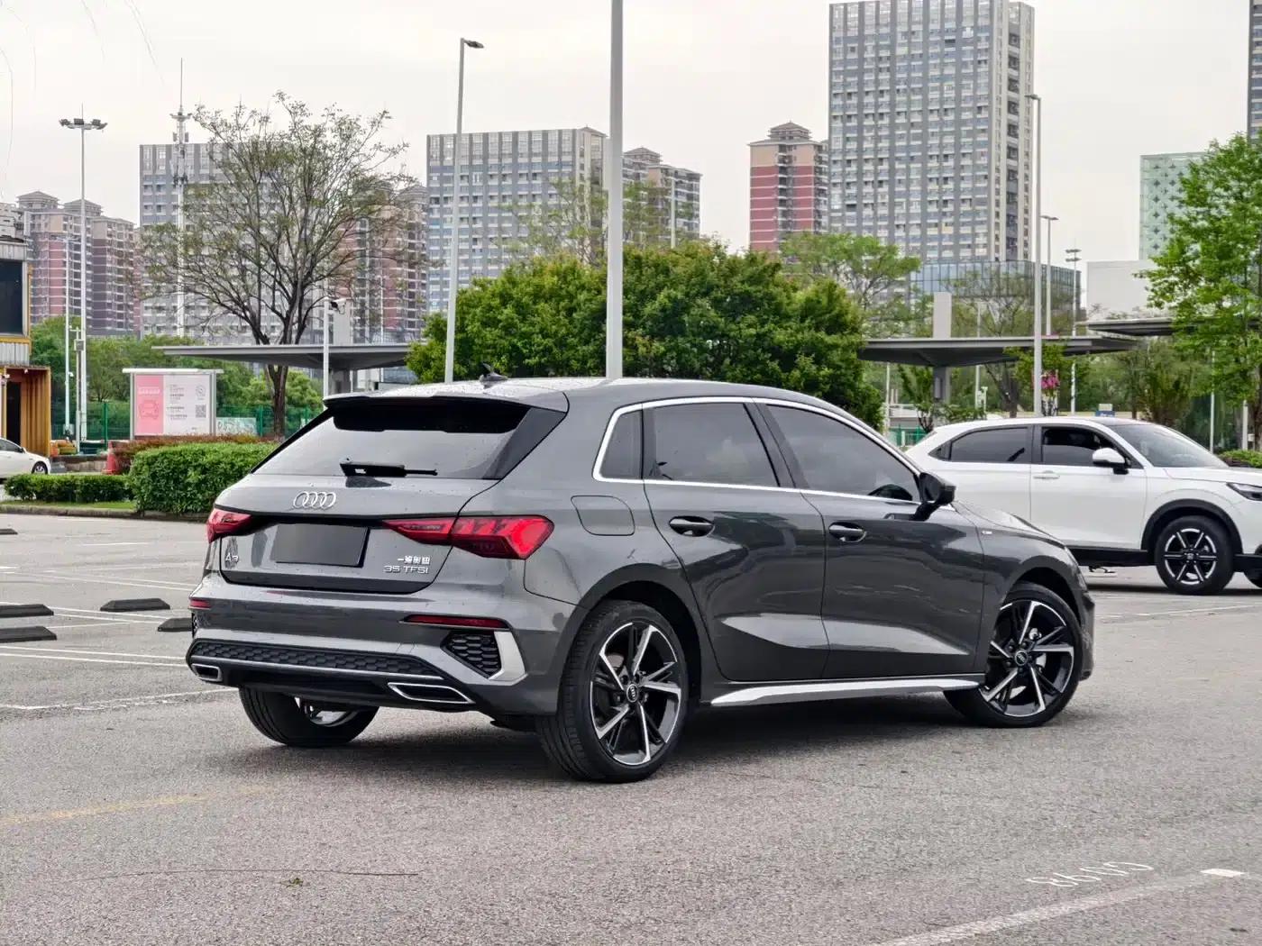Audi A3 2023 Facelift Sportback 35 TFSI Fashion Sporty Model — миниатюра 6