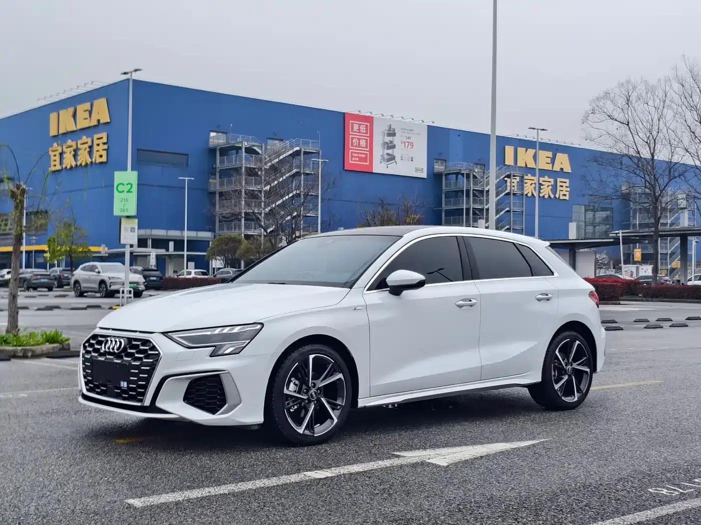 Audi A3 2023 Facelift Sportback 35 TFSI Fashion Sporty Model — миниатюра 1