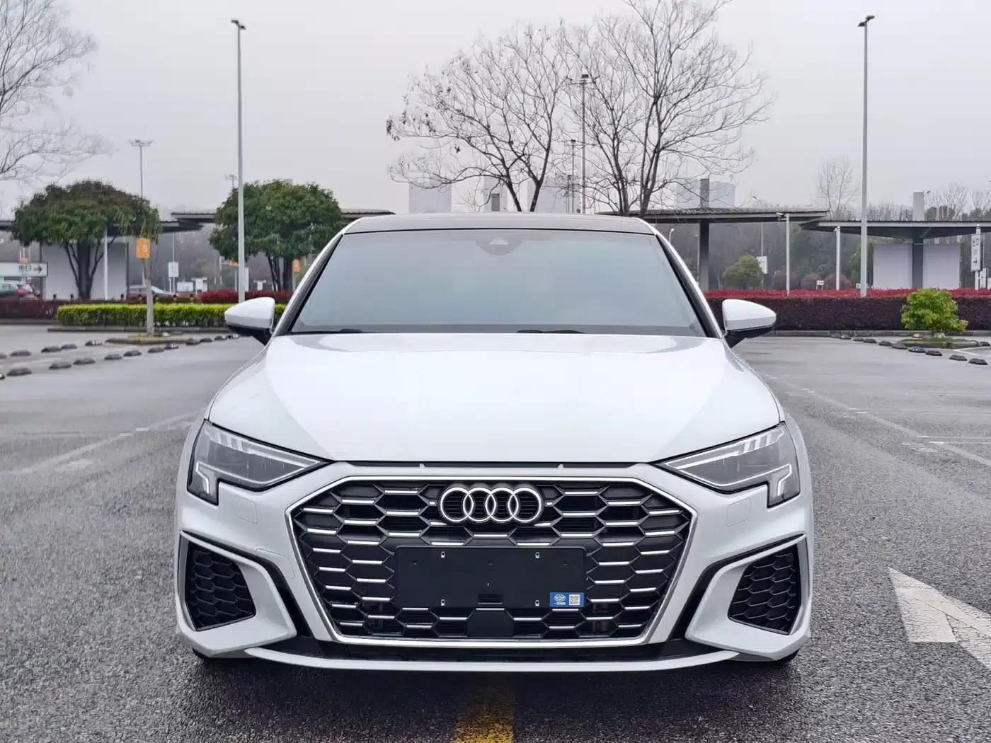 Audi A3 2023 Facelift Sportback 35 TFSI Fashion Sporty Model — миниатюра 2