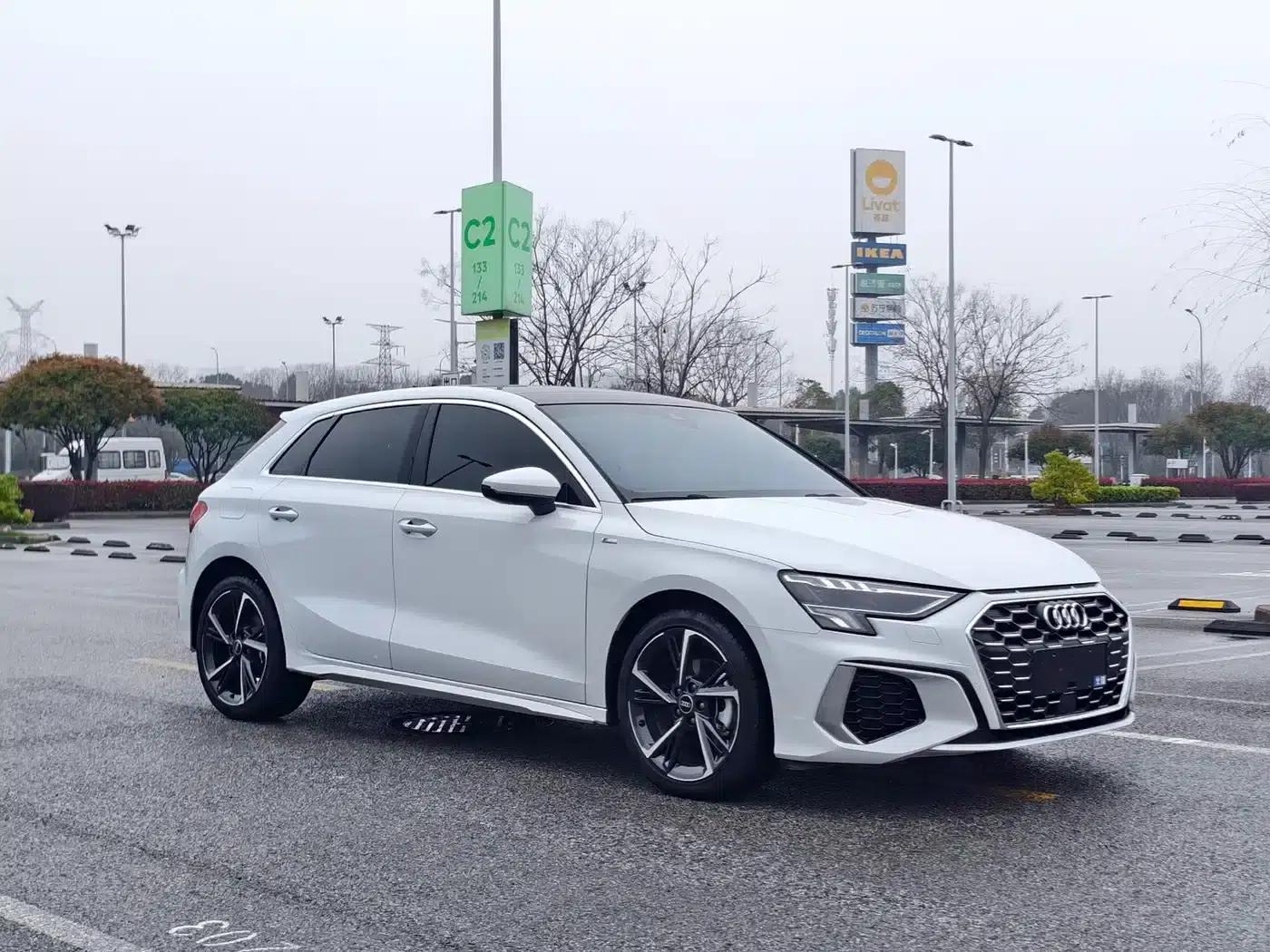 Audi A3 2023 Facelift Sportback 35 TFSI Fashion Sporty Model — миниатюра 3
