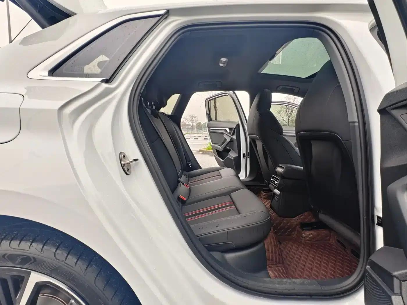 Audi A3 2023 Facelift Sportback 35 TFSI Fashion Sporty Model — миниатюра 10