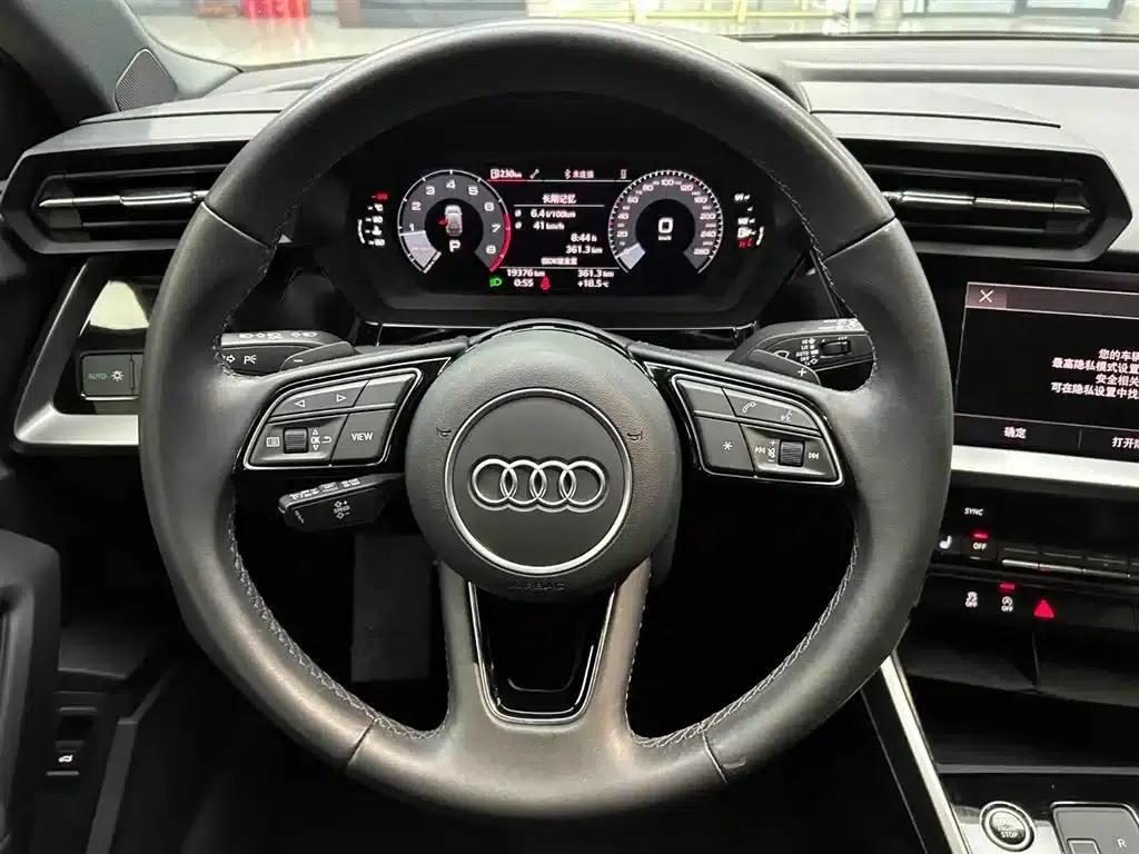 Audi A3 2023 Sportback 35 TFSI Progressive Sport — миниатюра 3