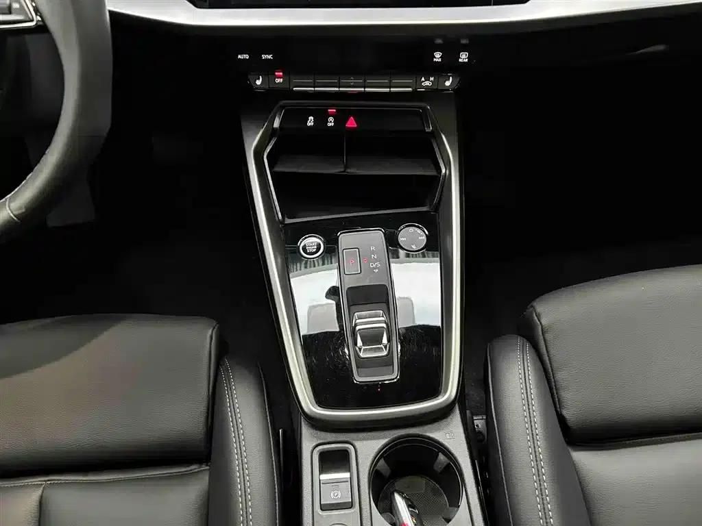 Audi A3 2023 Sportback 35 TFSI Progressive Sport — миниатюра 5