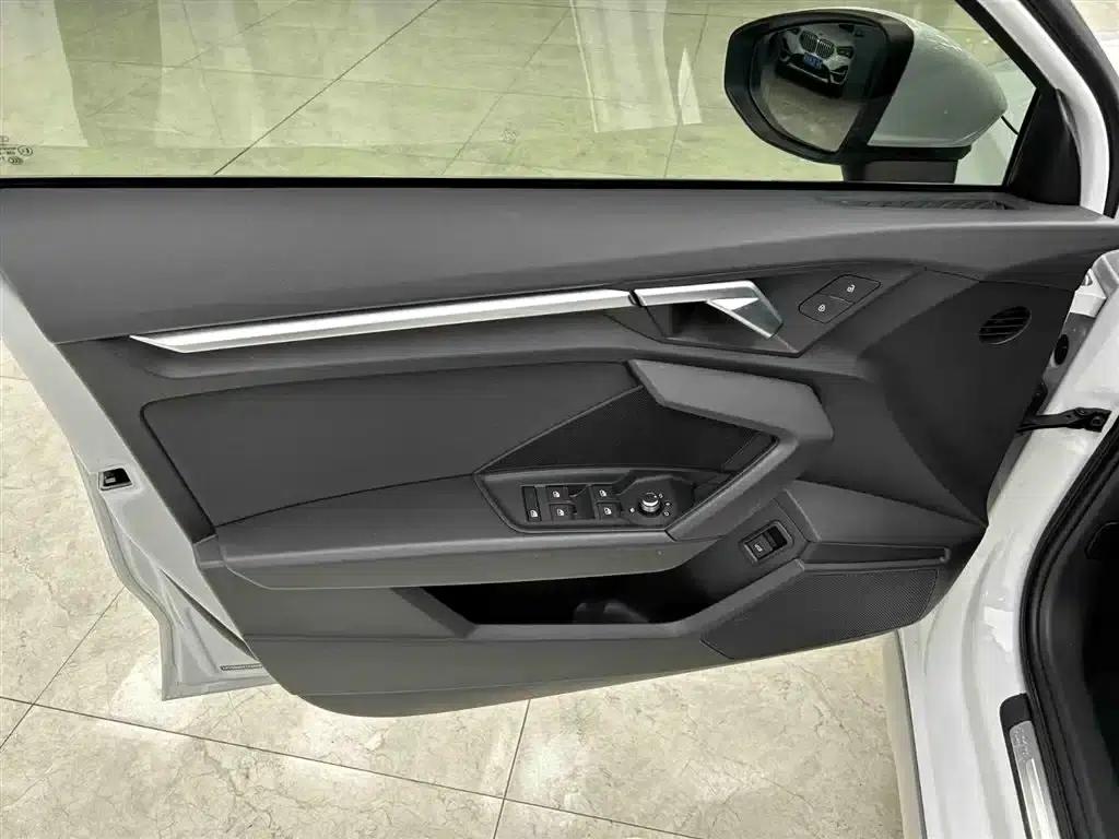 Audi A3 2023 Sportback 35 TFSI Progressive Sport — миниатюра 9