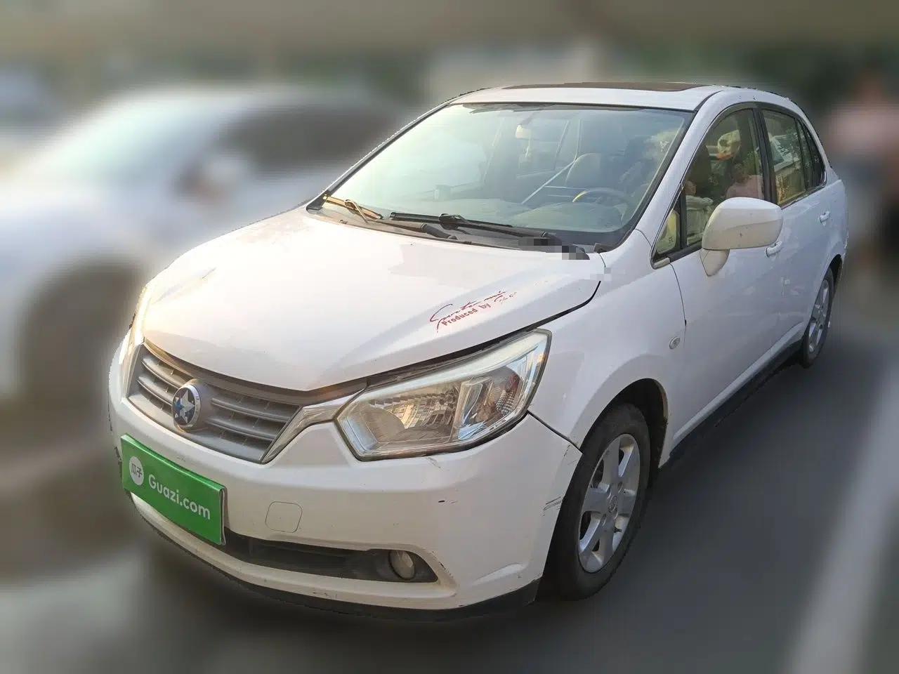 Venucia D50 2013 1.6L Manual Luxury Edition — миниатюра 1