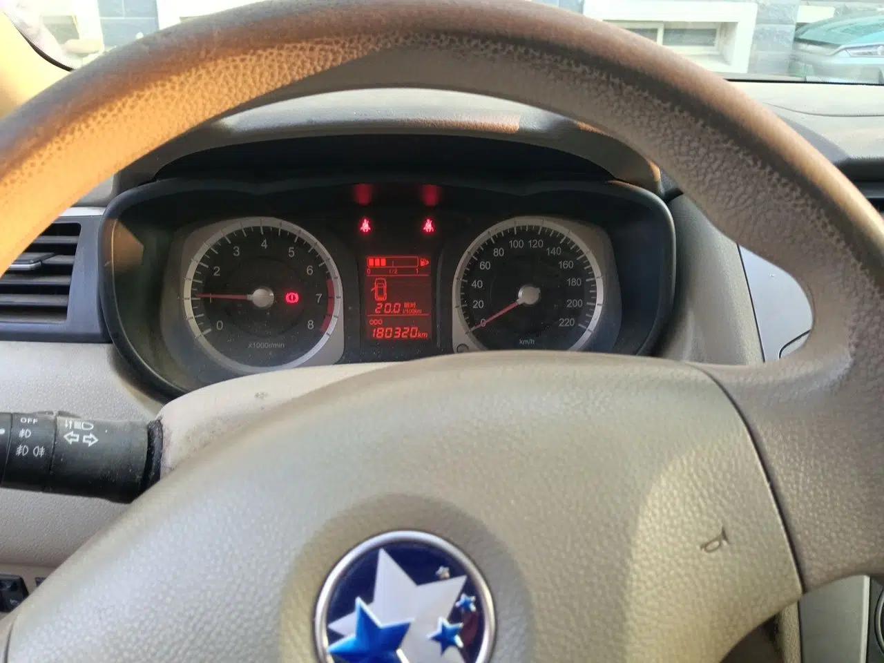 Venucia D50 2013 1.6L Manual Luxury Edition — миниатюра 11