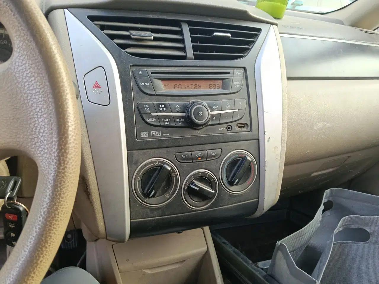 Venucia D50 2013 1.6L Manual Luxury Edition — миниатюра 13