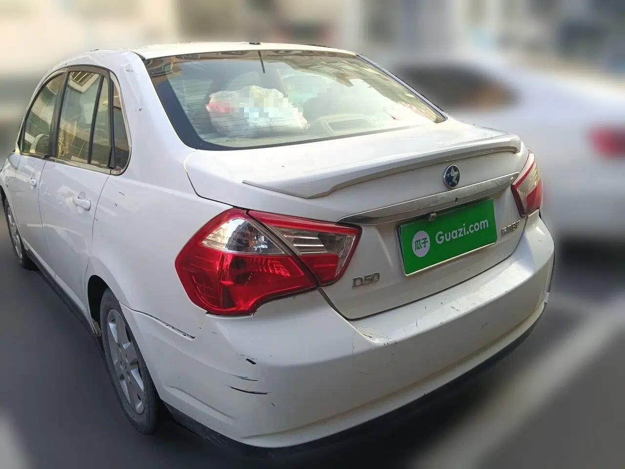 Venucia D50 2013 1.6L Manual Luxury Edition — миниатюра 4