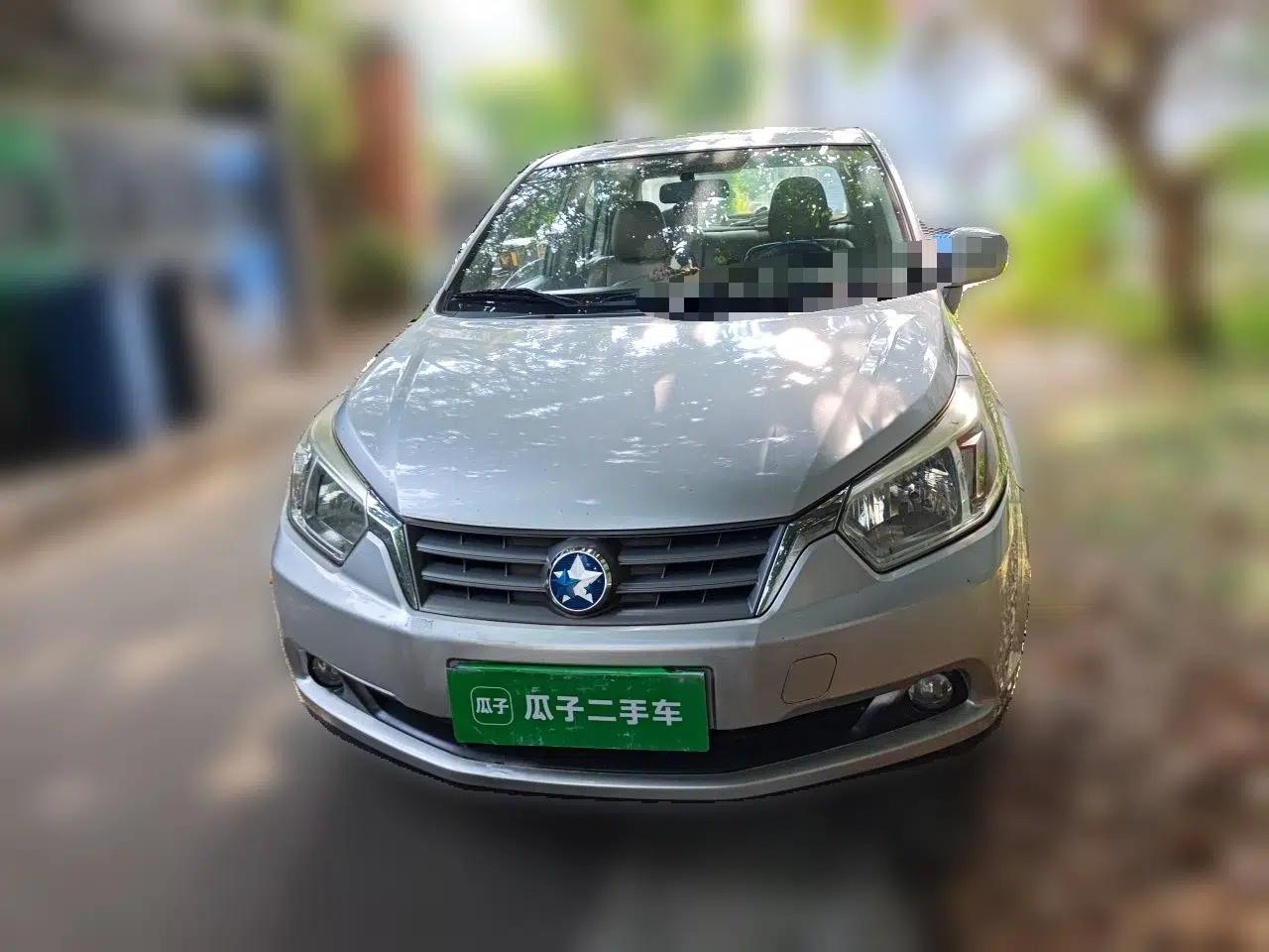 Venucia D50 2013 1.6L Manual Luxury Edition — миниатюра 2