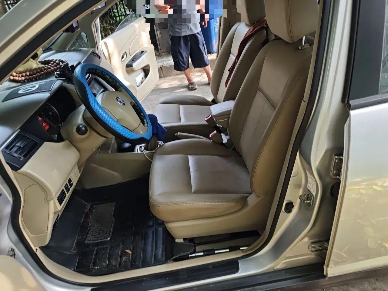 Venucia D50 2013 1.6L Manual Luxury Edition — миниатюра 15