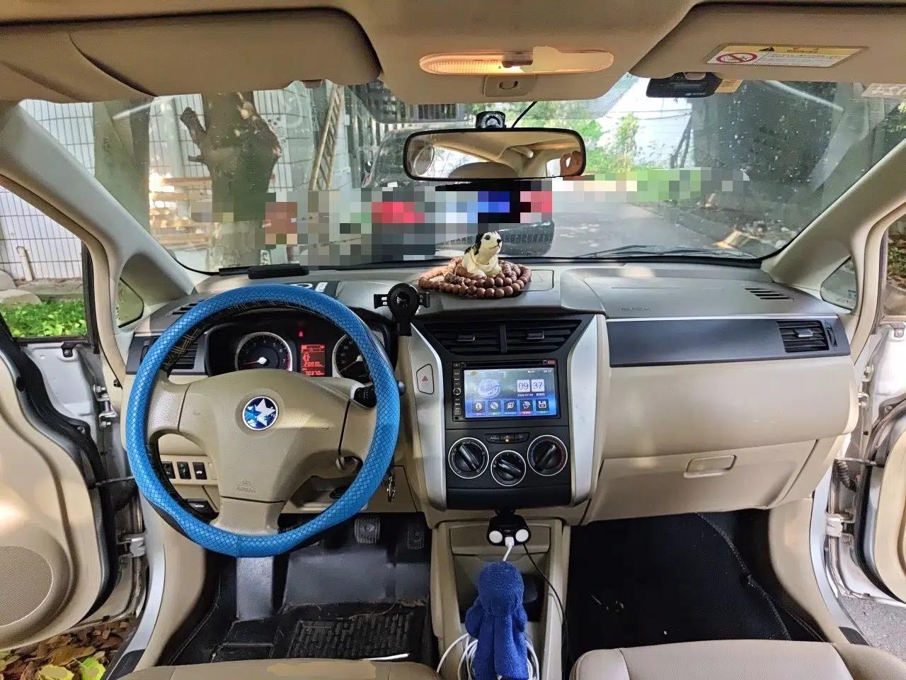 Venucia D50 2013 1.6L Manual Luxury Edition — миниатюра 9