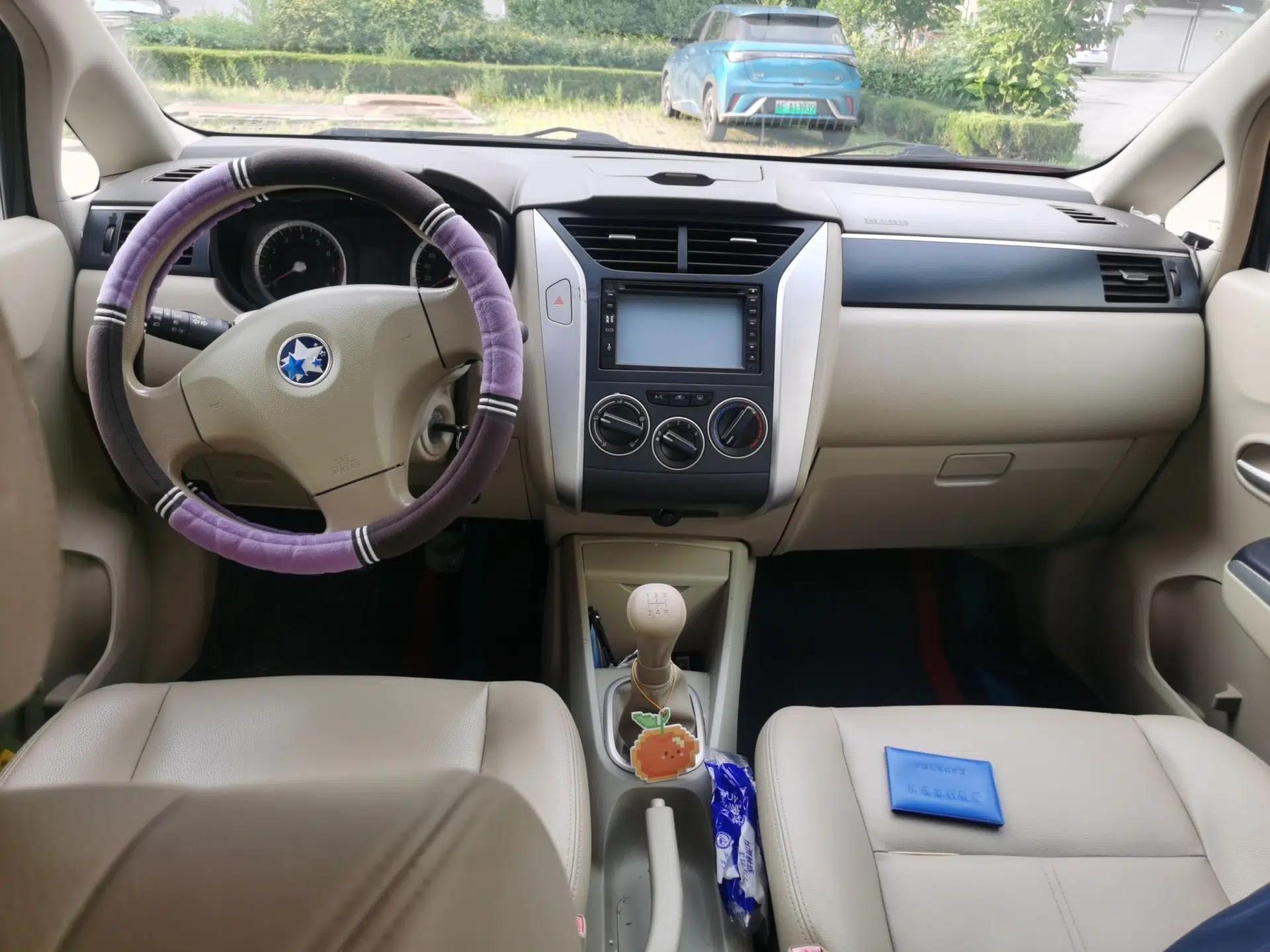 Venucia D50 2013 1.6L Manual Luxury Edition — миниатюра 9