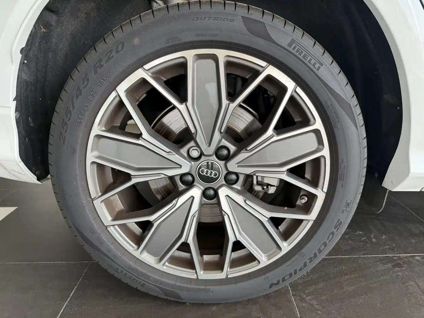 Audi Q5L 2026 2.0T Exclusive Edition for Million Users — миниатюра 21