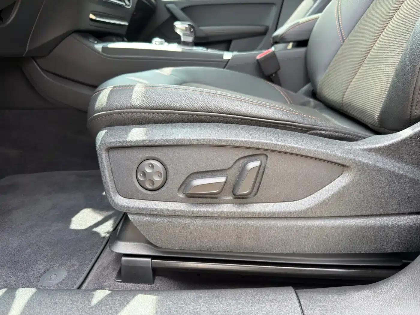 Audi Q5L 2018 40 TFSI Luxury Fashion Edition (China VI Emission Standard) — миниатюра 17