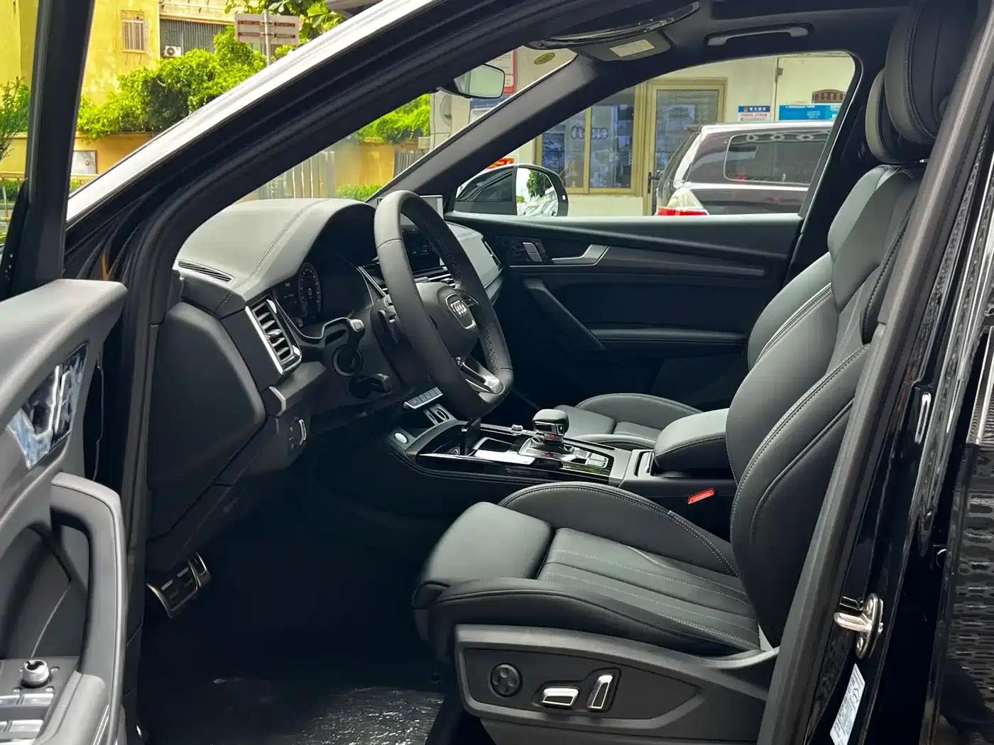 Audi Q5L 2025 45th Anniversary Edition 40 TFSI Luxury Dynamic — миниатюра 18