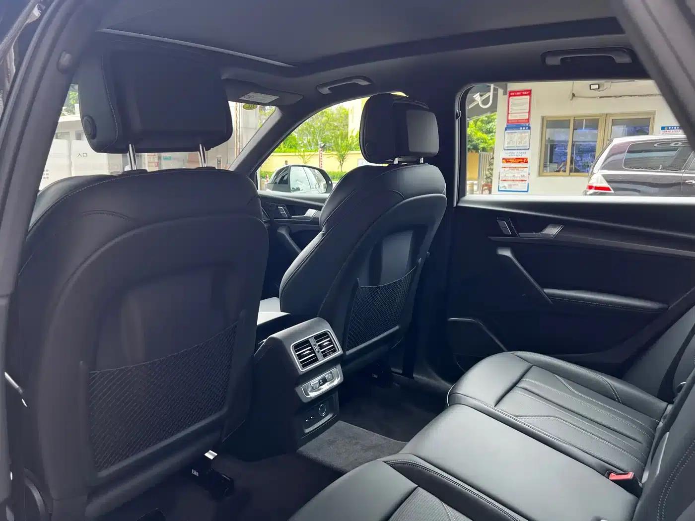 Audi Q5L 2025 45th Anniversary Edition 40 TFSI Luxury Dynamic — миниатюра 20