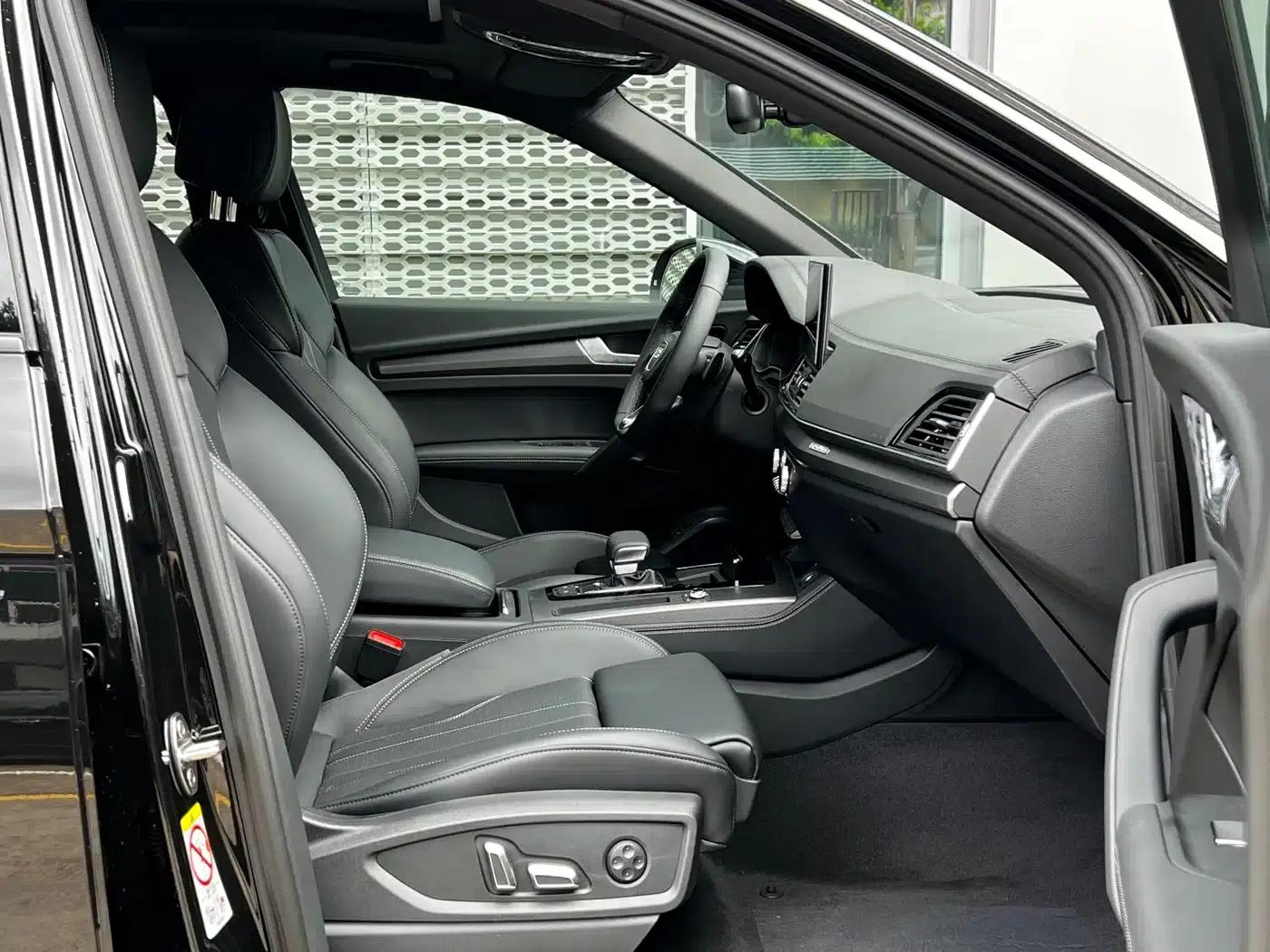 Audi Q5L 2025 45th Anniversary Edition 40 TFSI Luxury Dynamic — миниатюра 22