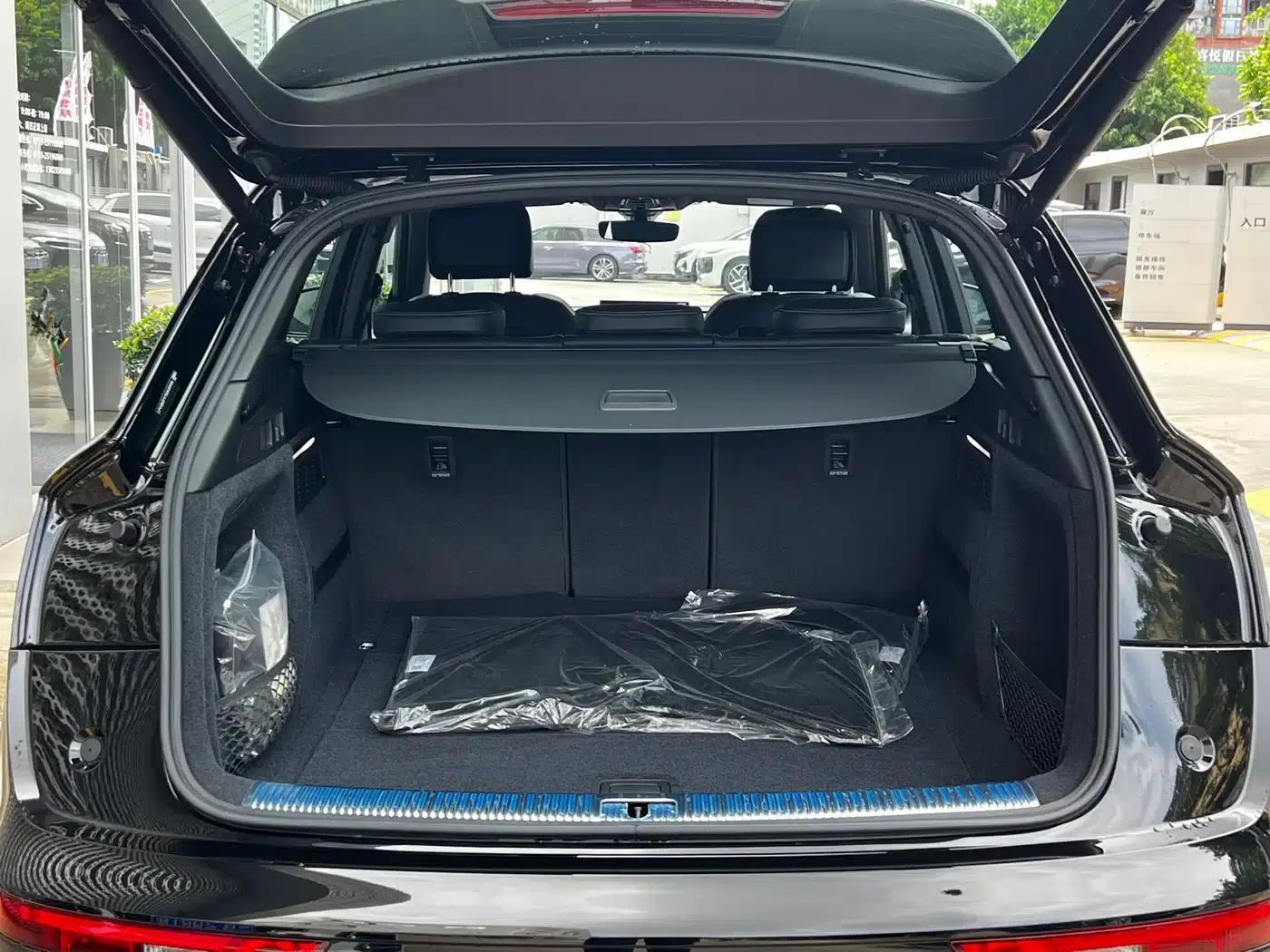 Audi Q5L 2025 45th Anniversary Edition 40 TFSI Luxury Dynamic — миниатюра 25