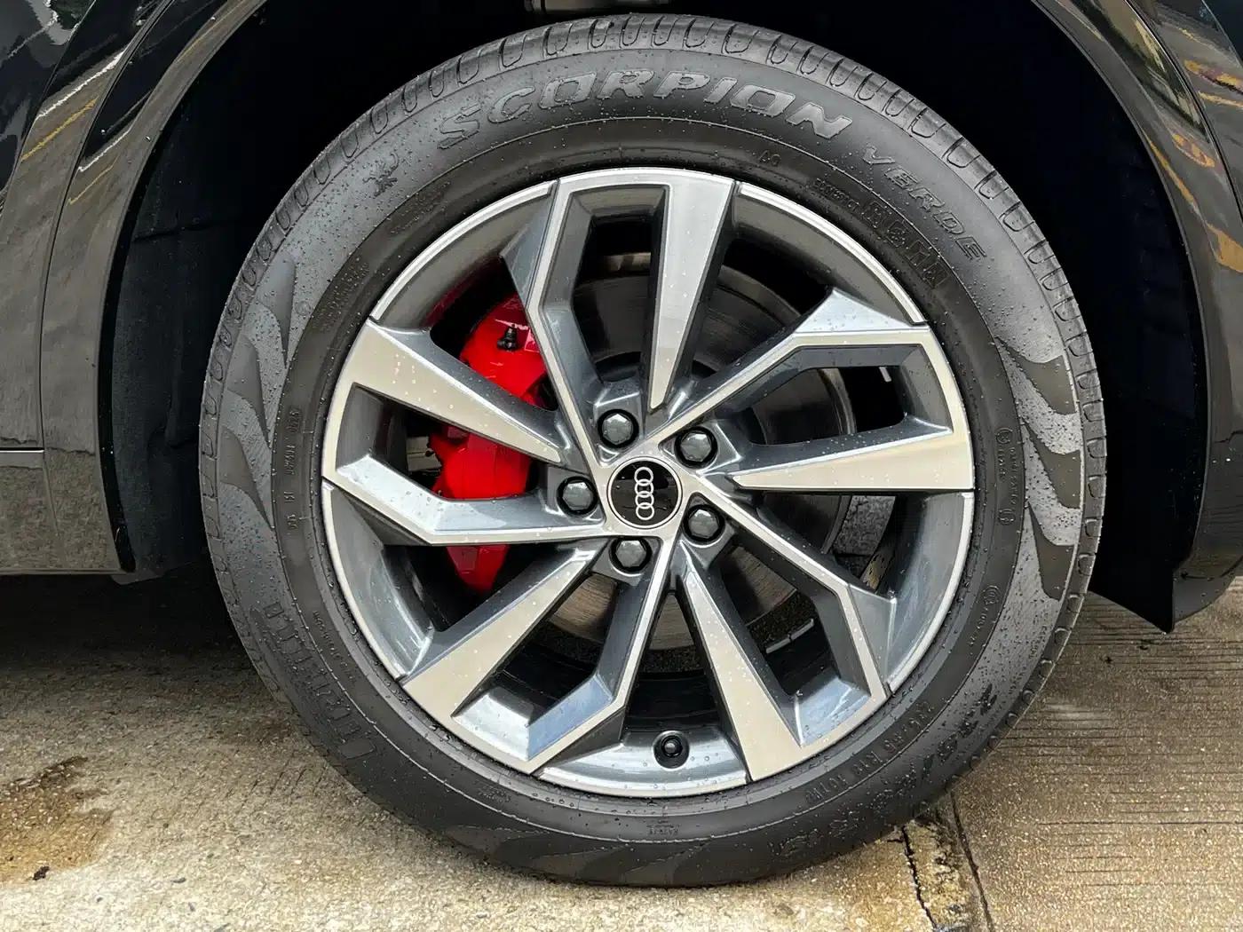 Audi Q5L 2025 45th Anniversary Edition 40 TFSI Luxury Dynamic — миниатюра 6