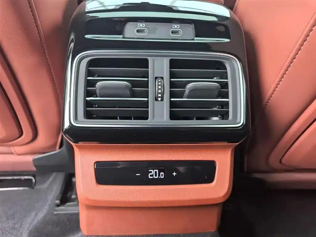 Audi Q5L 2026 2.0T Exclusive Edition for Million Users — миниатюра 12