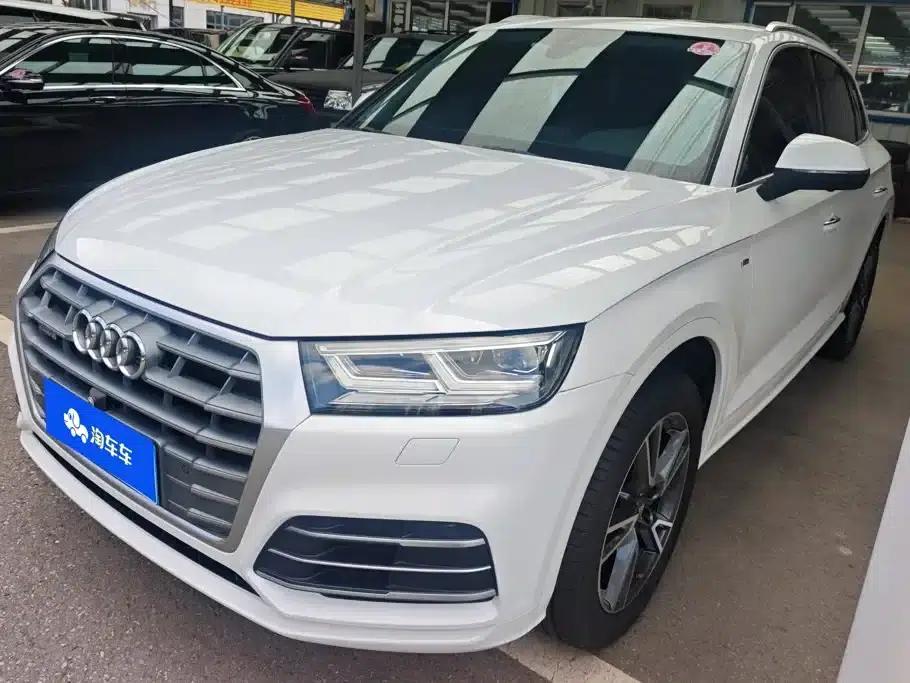 Audi Q5L 2018 40 TFSI Luxury Fashion Edition (National V Emission Standard) — миниатюра 1