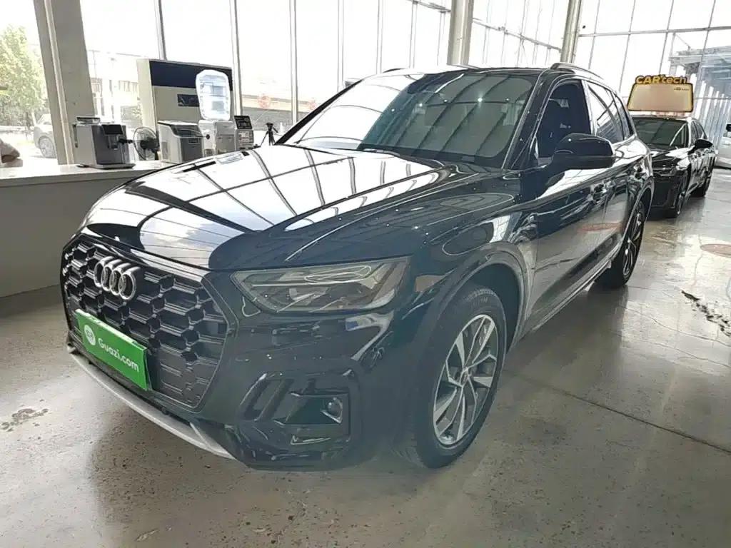 Audi Q5L 2024 40 TFSI Luxury Dynamic — миниатюра 1