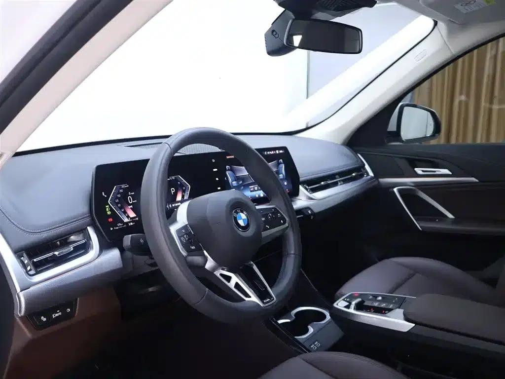 BMW X1 2023 sDrive25Li M Sport Package — миниатюра 11