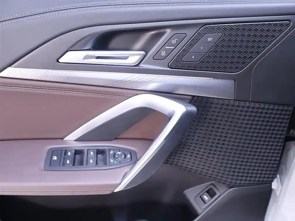 BMW X1 2023 sDrive25Li M Sport Package — миниатюра 17
