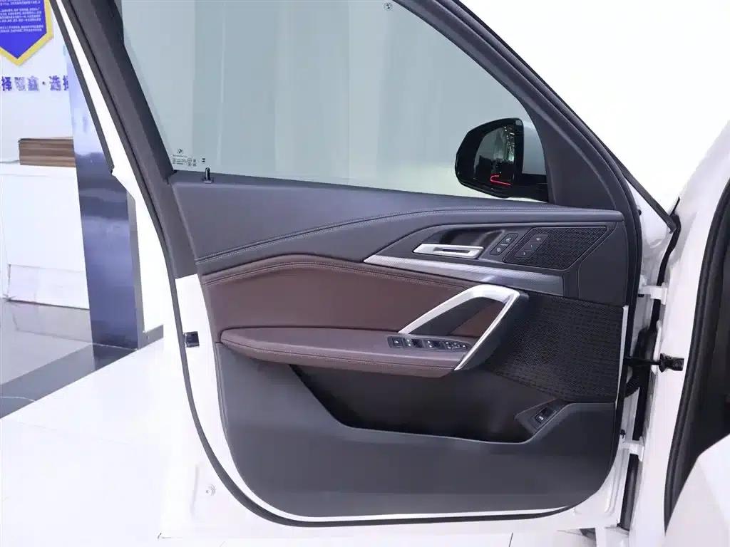 BMW X1 2023 sDrive25Li M Sport Package — миниатюра 18