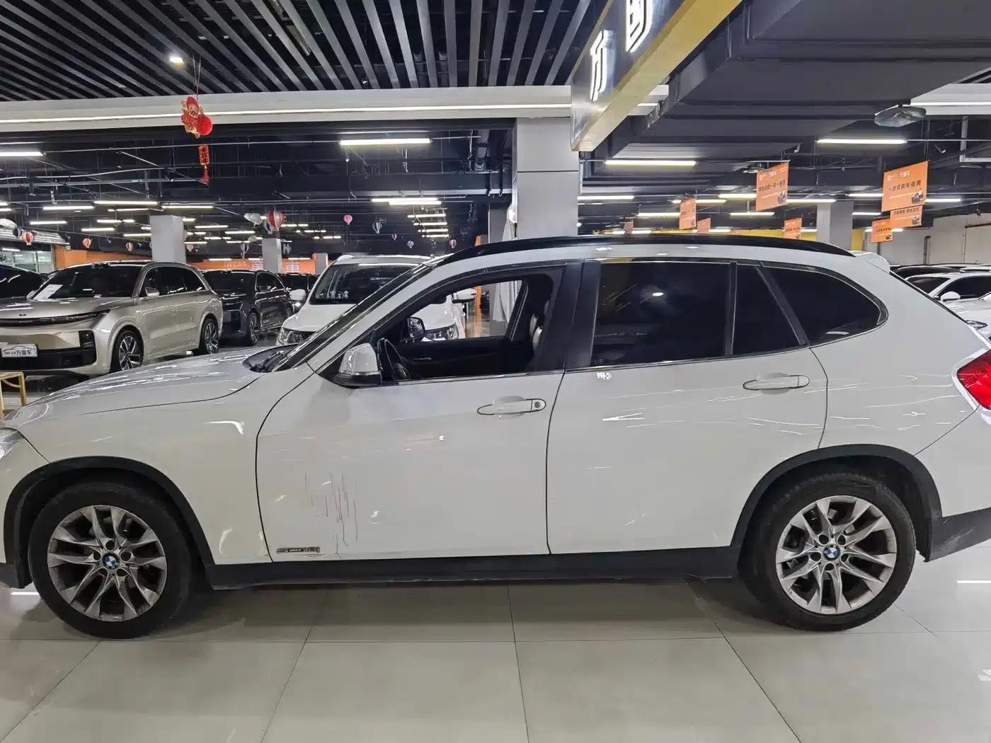 BMW X1 2015 sDrive18i Fashion Upgrade Edition — миниатюра 3