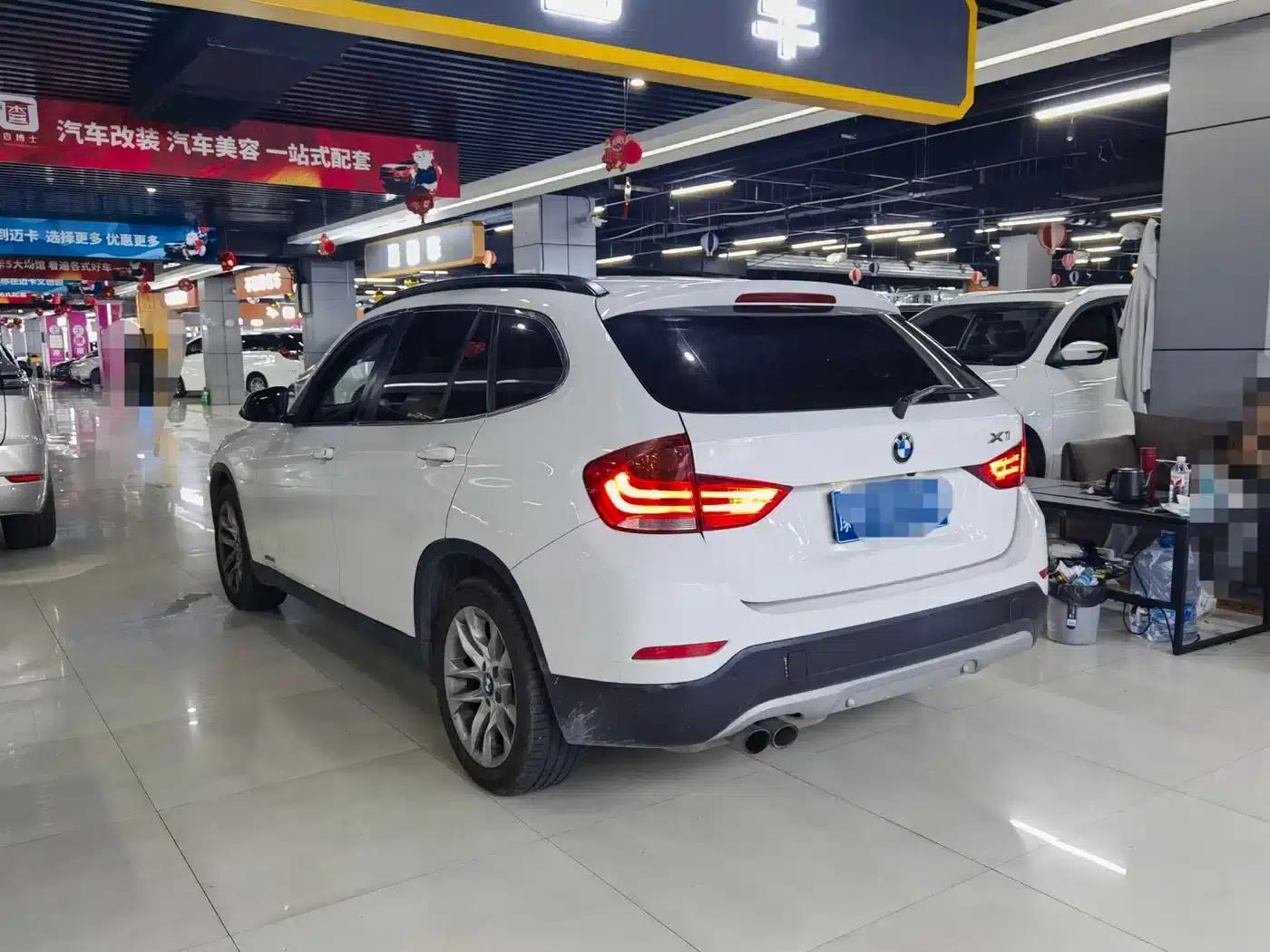 BMW X1 2015 sDrive18i Fashion Upgrade Edition — миниатюра 4