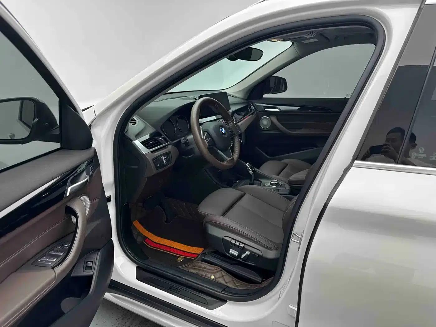 BMW X1 2022 sDrive20Li Fashion Edition — миниатюра 9