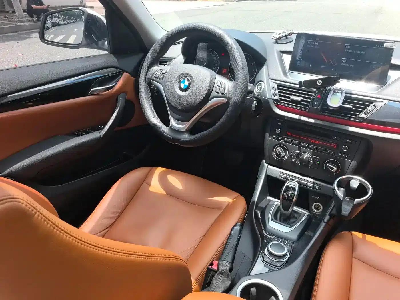 BMW X1 2015 sDrive18i Fashion Upgrade Edition — миниатюра 14