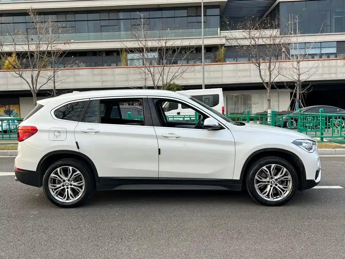 BMW X1 2019 sDrive20Li Leading Edition — миниатюра 15