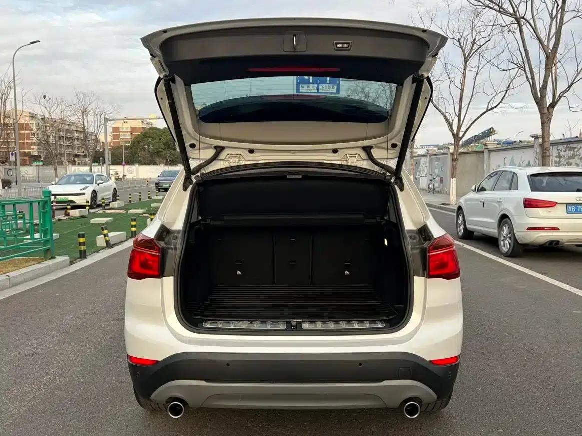 BMW X1 2019 sDrive20Li Leading Edition — миниатюра 18