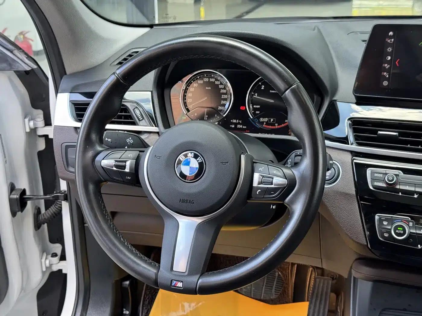 BMW X1 2022 sDrive25Li Leading Edition — миниатюра 14