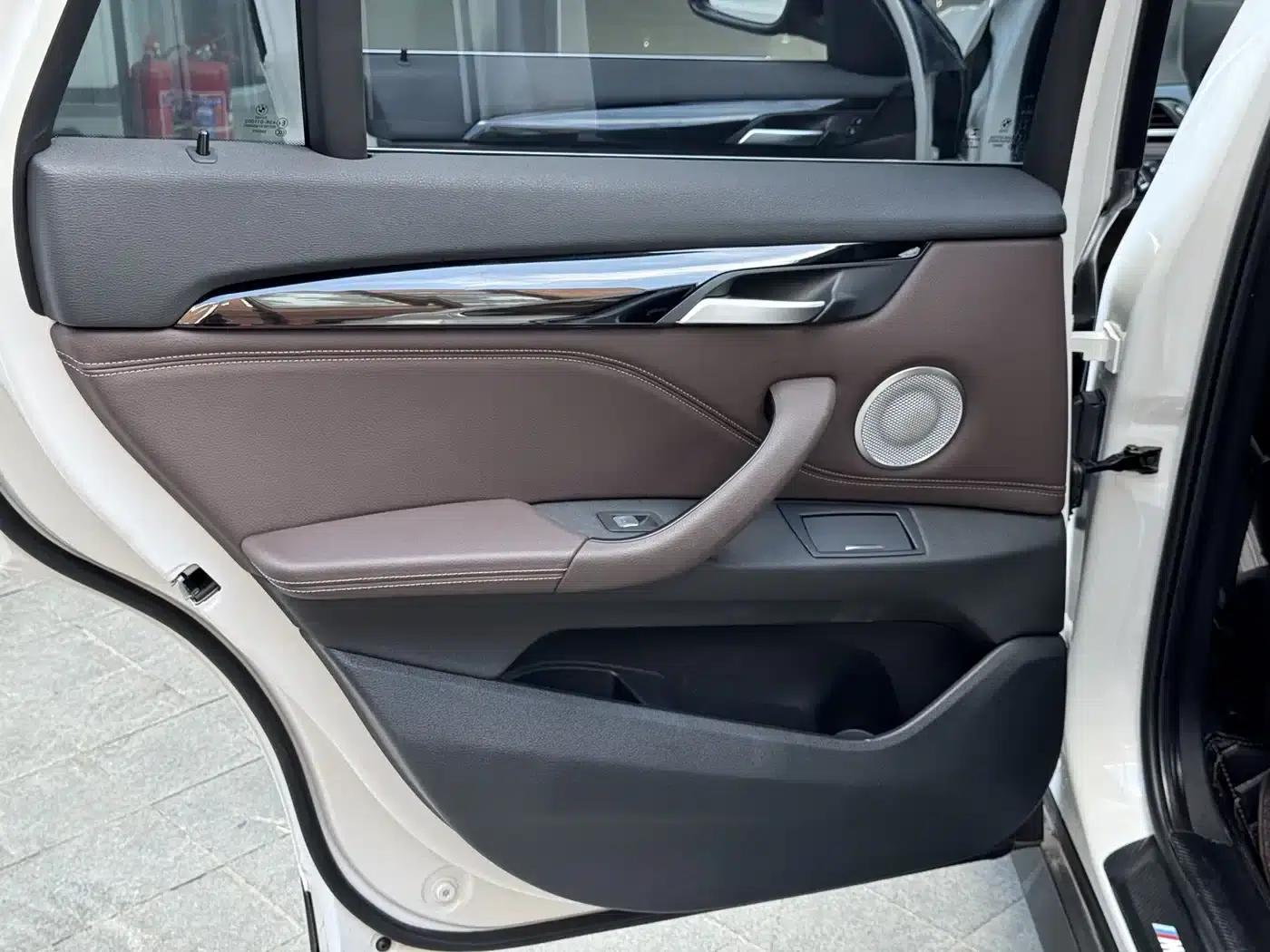 BMW X1 2022 sDrive25Li Leading Edition — миниатюра 15