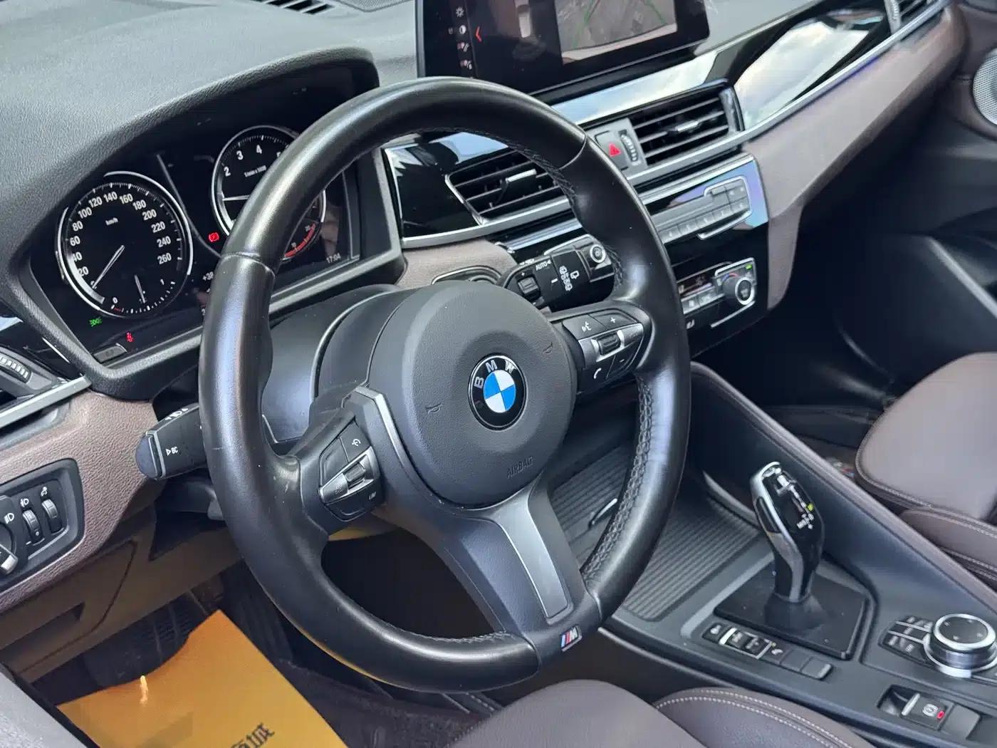BMW X1 2022 sDrive25Li Leading Edition — миниатюра 17