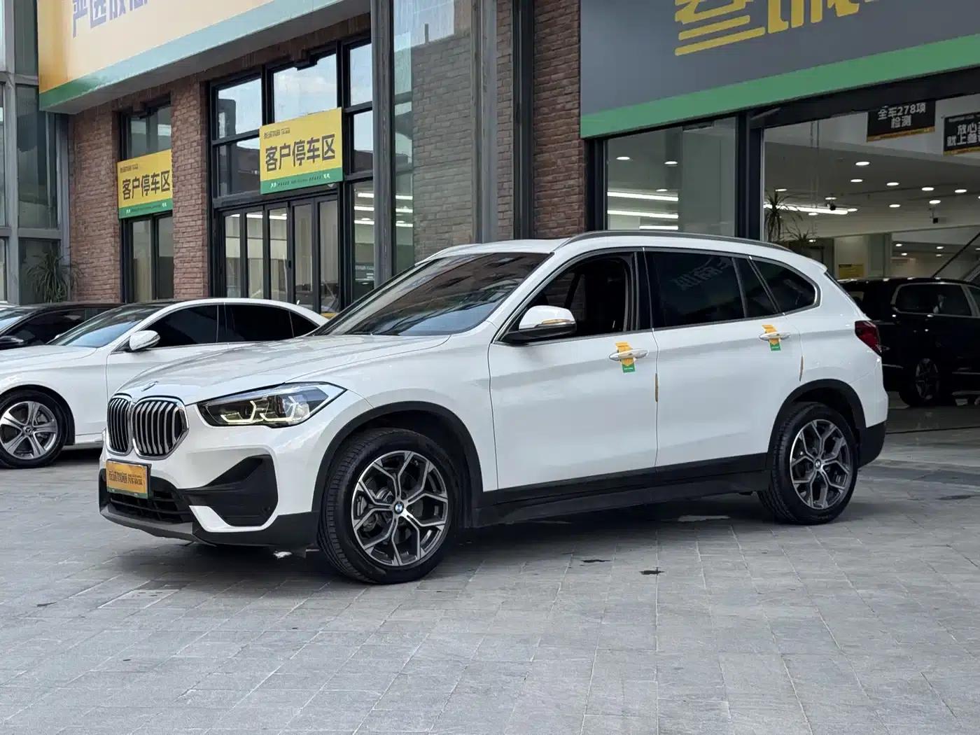 BMW X1 2022 sDrive25Li Leading Edition — миниатюра 4