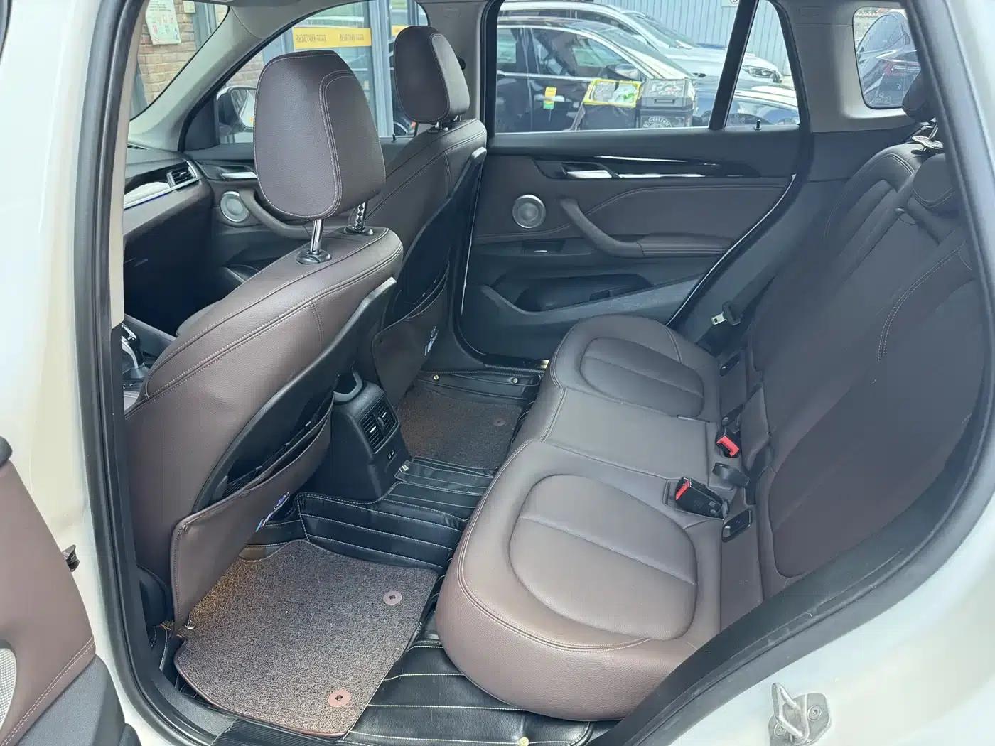 BMW X1 2022 sDrive25Li Leading Edition — миниатюра 9