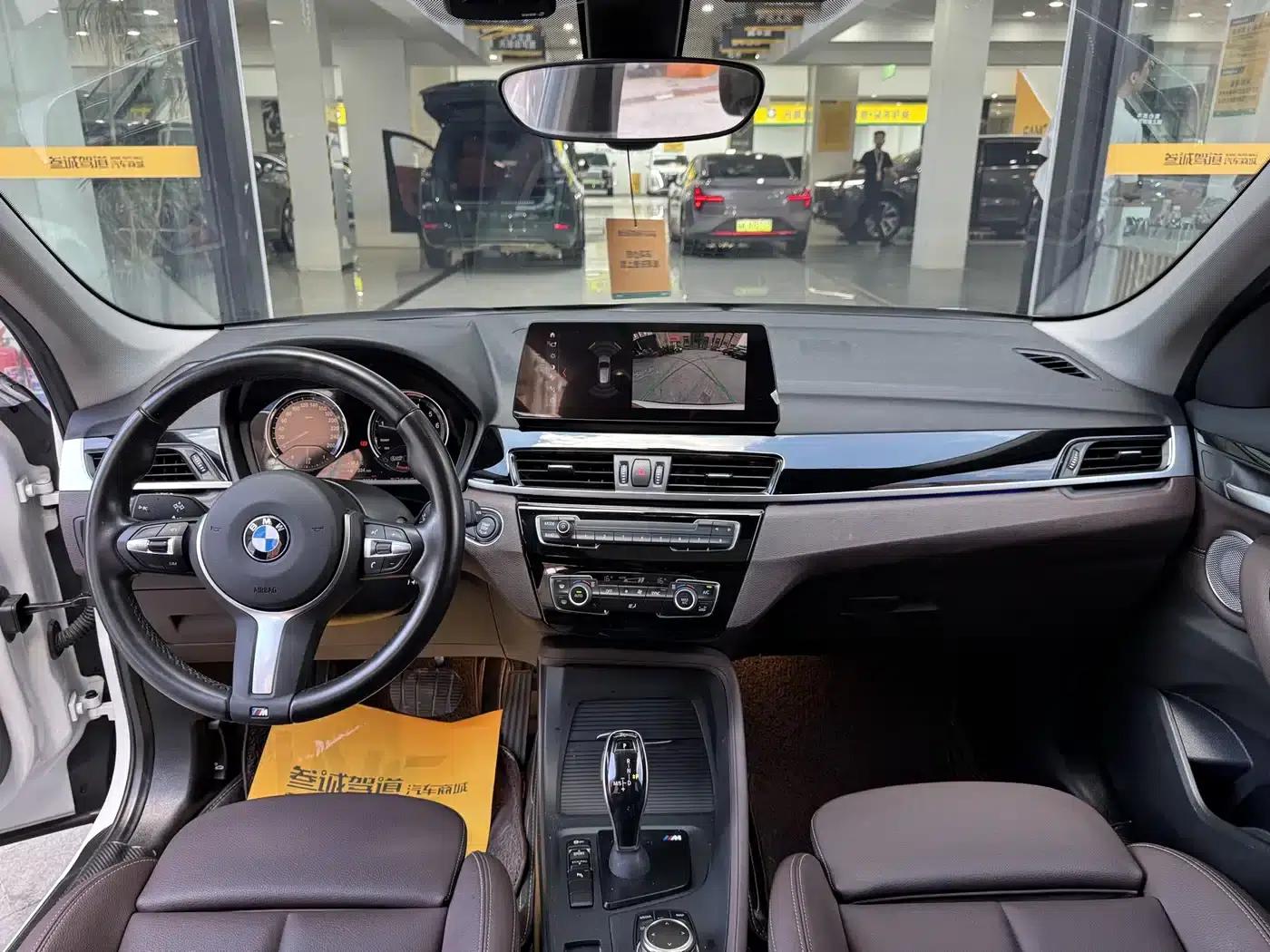 BMW X1 2022 sDrive25Li Leading Edition — миниатюра 10