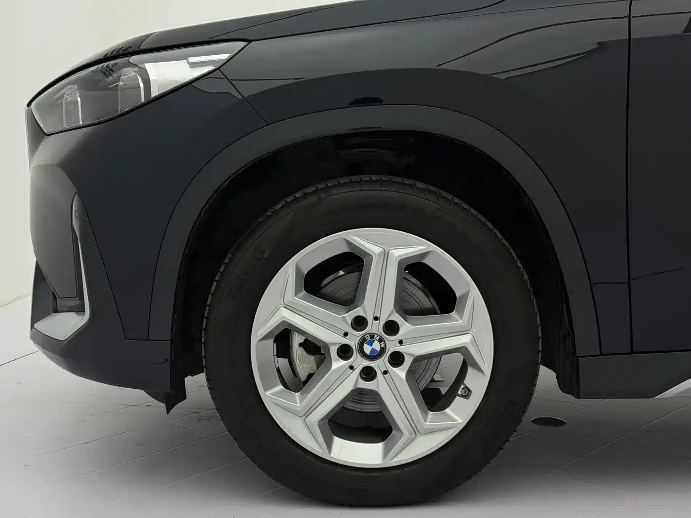 2023 BMW X1 sDrive20Li X Design Package — миниатюра 23