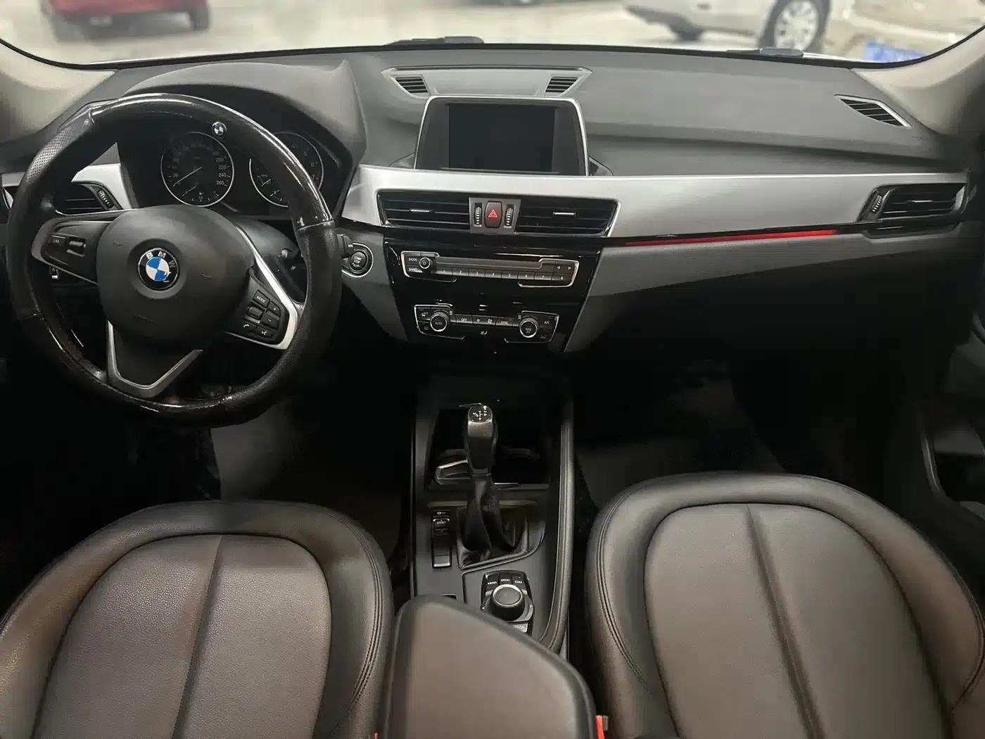BMW X1 2018 sDrive18Li Fashion Edition — миниатюра 6