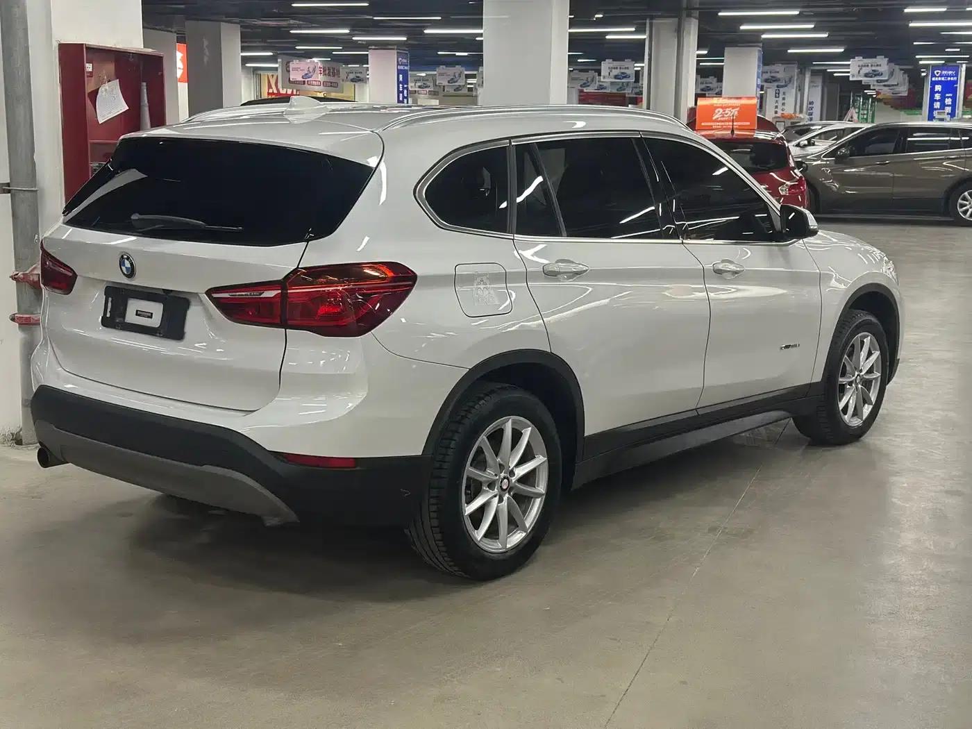 BMW X1 2018 sDrive18Li Fashion Edition — миниатюра 9