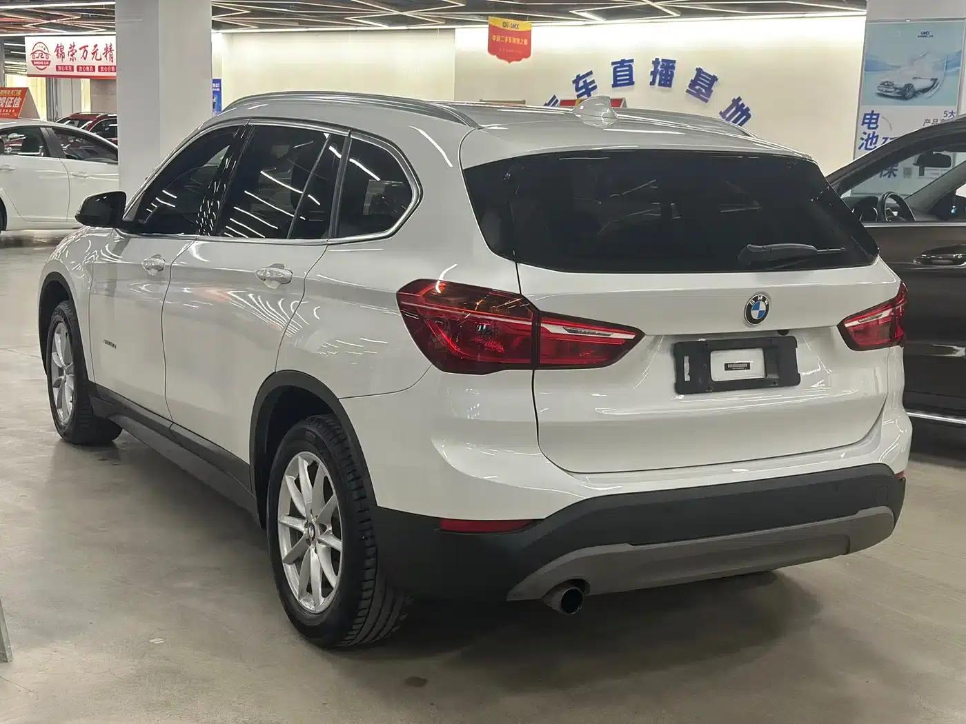 BMW X1 2018 sDrive18Li Fashion Edition — миниатюра 10
